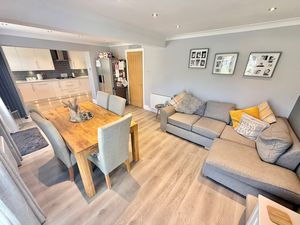 Islay Close Stanney Oaks